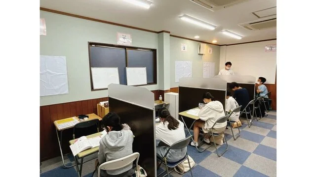 ★教室長候補募集★個別指導塾の運営スタッフ◎チーム制で協力し合える環境★年間休日125日