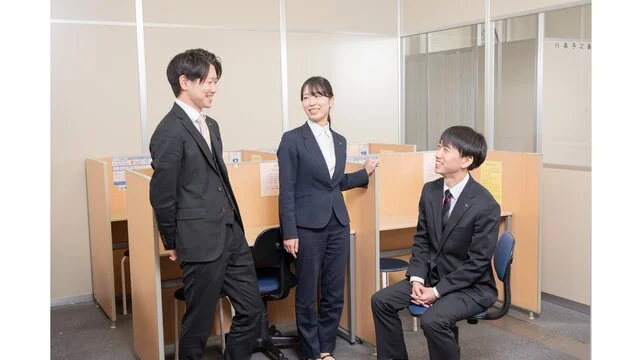 【教室運営職】未経験歓迎★DX推進で効率化◎残業月10h以下!生徒の成長を支える仕事