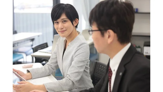 【教室運営職】未経験歓迎★DX推進で効率化◎残業月10h以下!生徒の成長を支える仕事