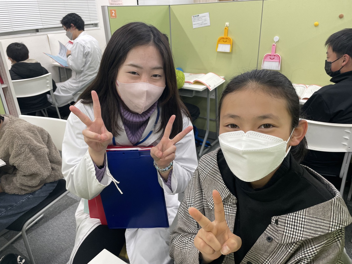 大学1回生も未経験も大歓迎!女性活躍中★週1日からOK!得意科目で教えられるアットホームな塾 ☆★安朱小6渡邉&仙石先生