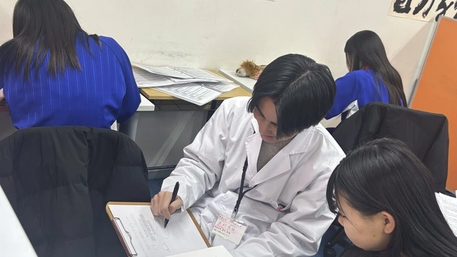 未経験大歓迎&シニアも活躍中!週1日・1コマから始める個別指導講師募集 IMG_7559